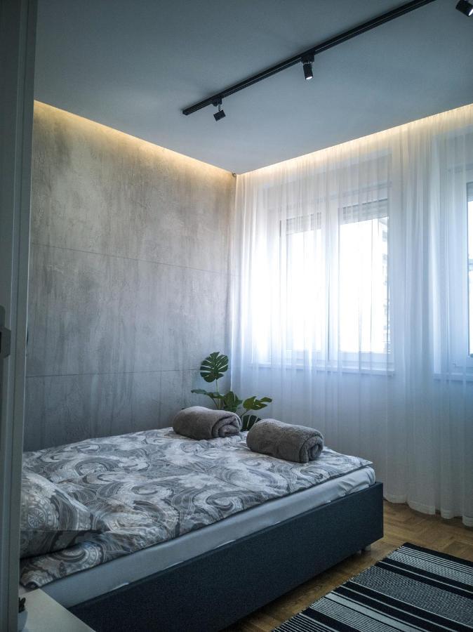 Raw Industrial City Apartment Суботица Екстериор снимка