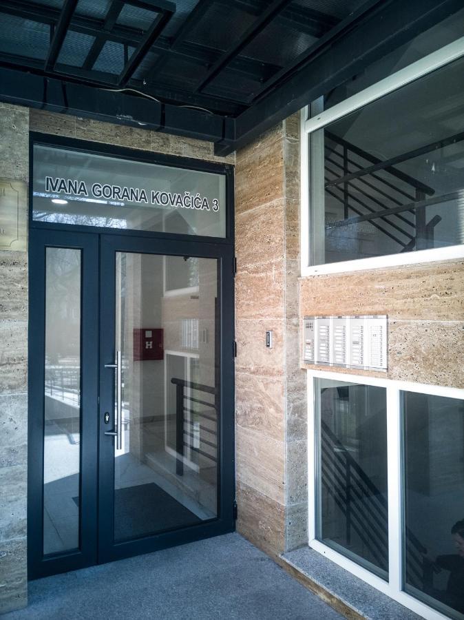 Raw Industrial City Apartment Суботица Екстериор снимка