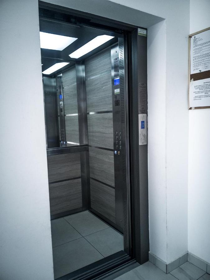 Raw Industrial City Apartment Суботица Екстериор снимка
