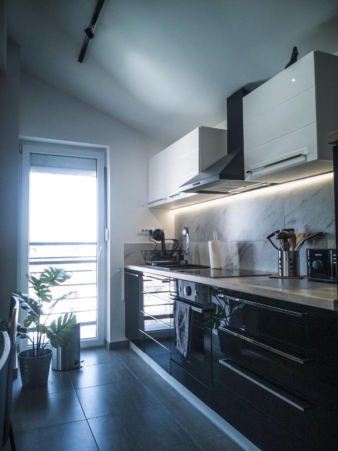 Raw Industrial City Apartment Суботица Екстериор снимка