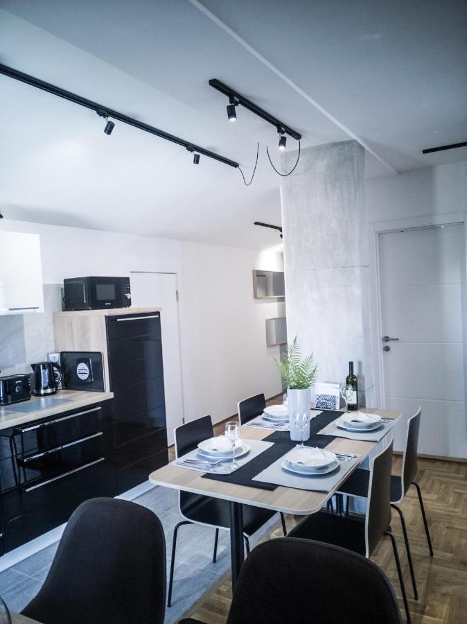 Raw Industrial City Apartment Суботица Екстериор снимка